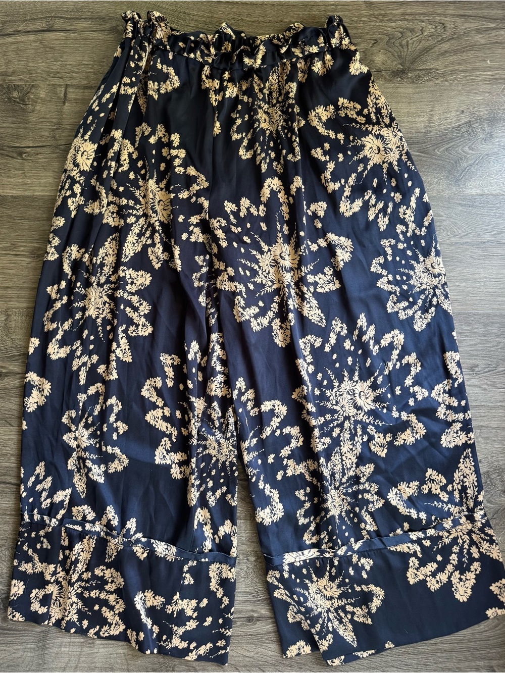 NWOT Free People Navy and Cream Floral Wide Leg Pants